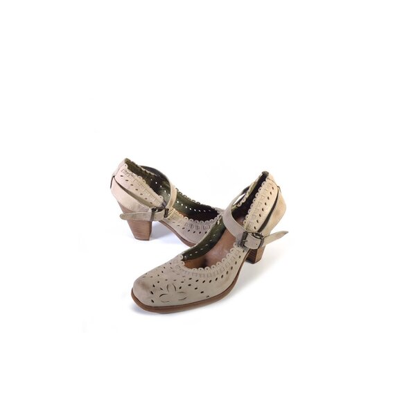 MOMA Shoes Mary Janes Size 39 Beige Block Heels Womens Size 9 - Picture 4 of 11